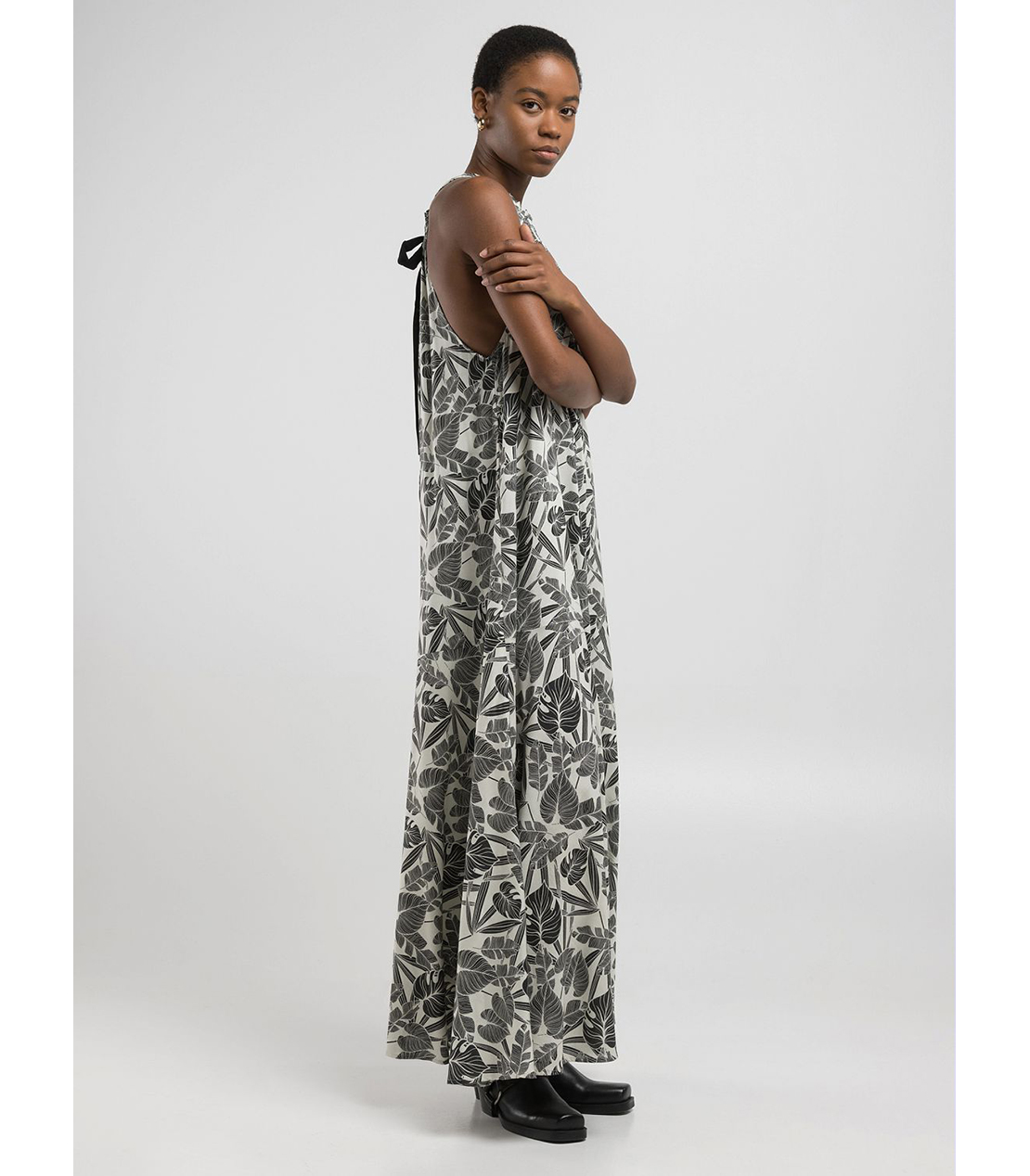 ハワイアンプリント Aラインロングドレス 詳細画像 ブラックホワイト 4